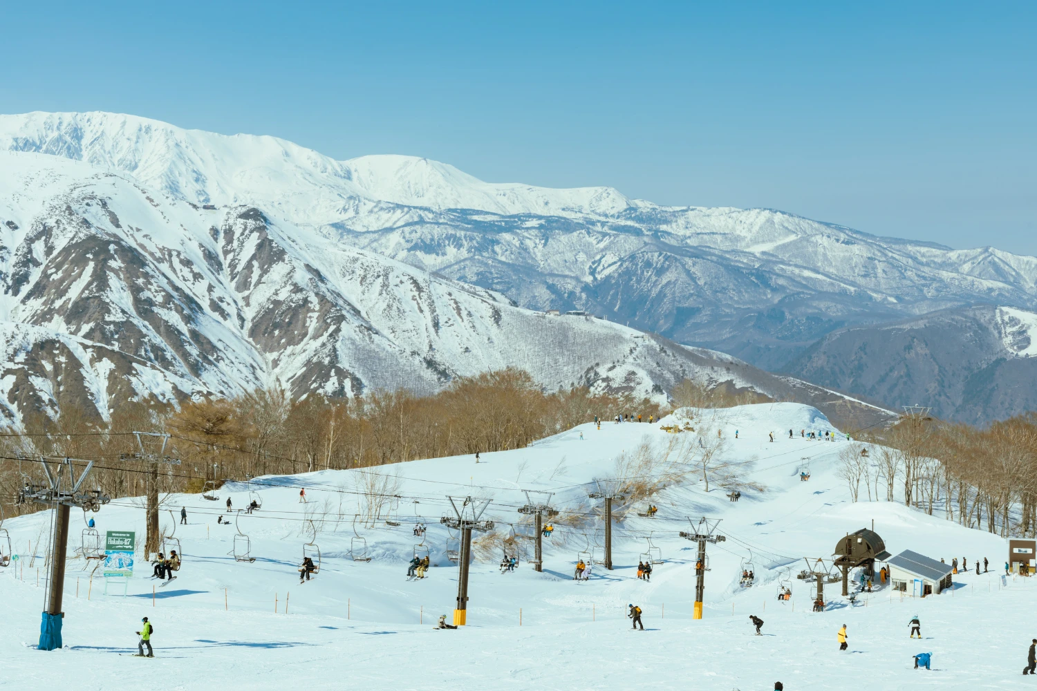 ski season in japan
